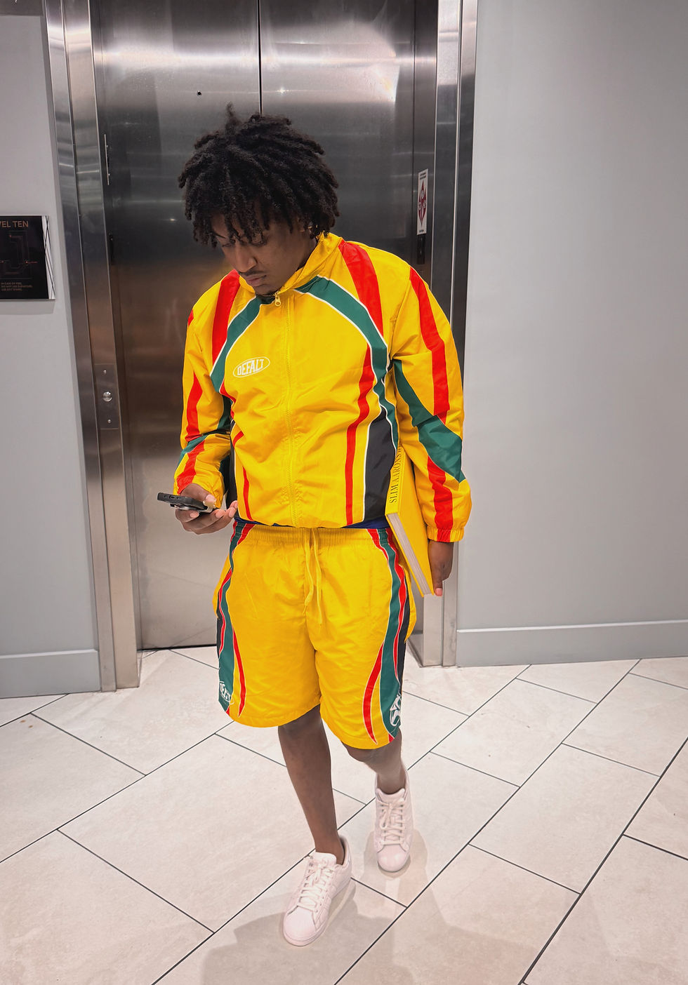 Thumbnail: defalt windbreaker "Members only"