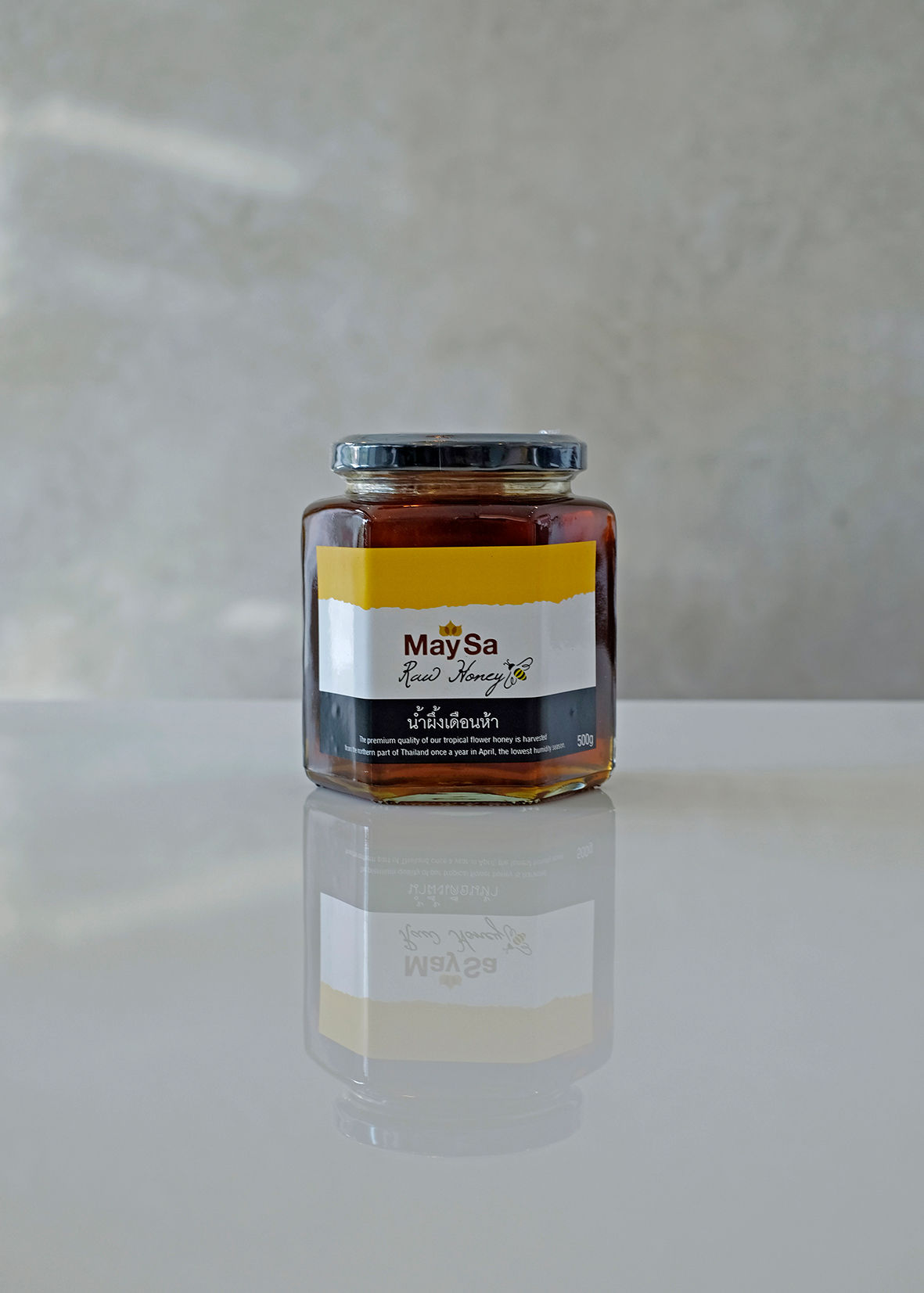 น้ำผึ้งเดือนห้า มีรวงผึ้ง (ขนาด 500 กรัม)