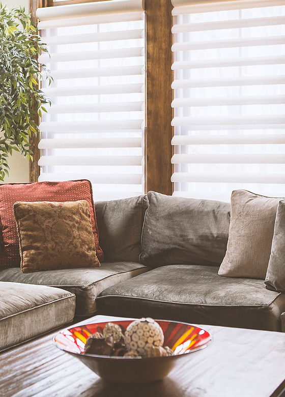 "Transforma tu espacio con nuestras Cortinas y persianas, una funcion perfecta entre elegancia y funcionalidad