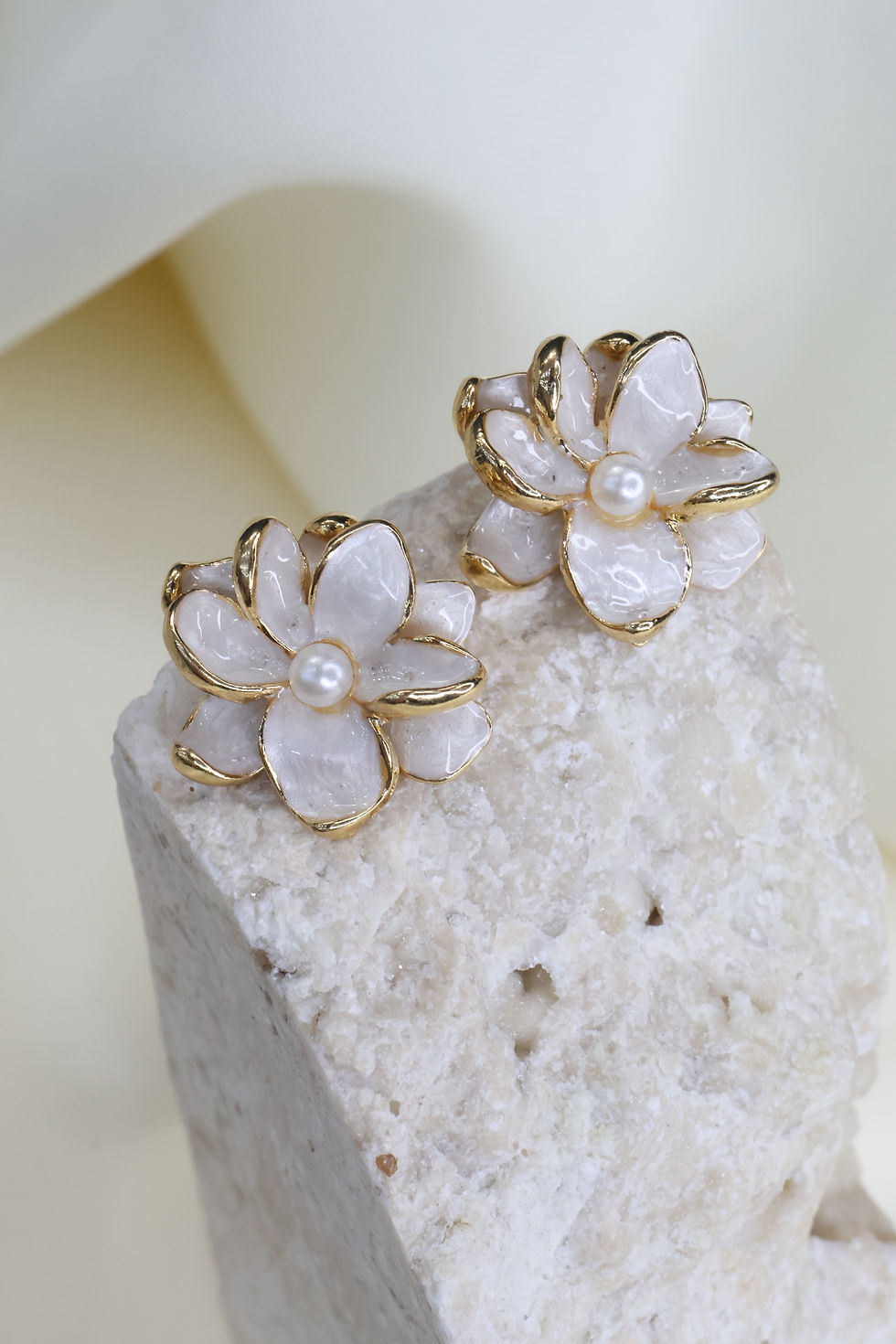 Florzinha com Pérola Branco