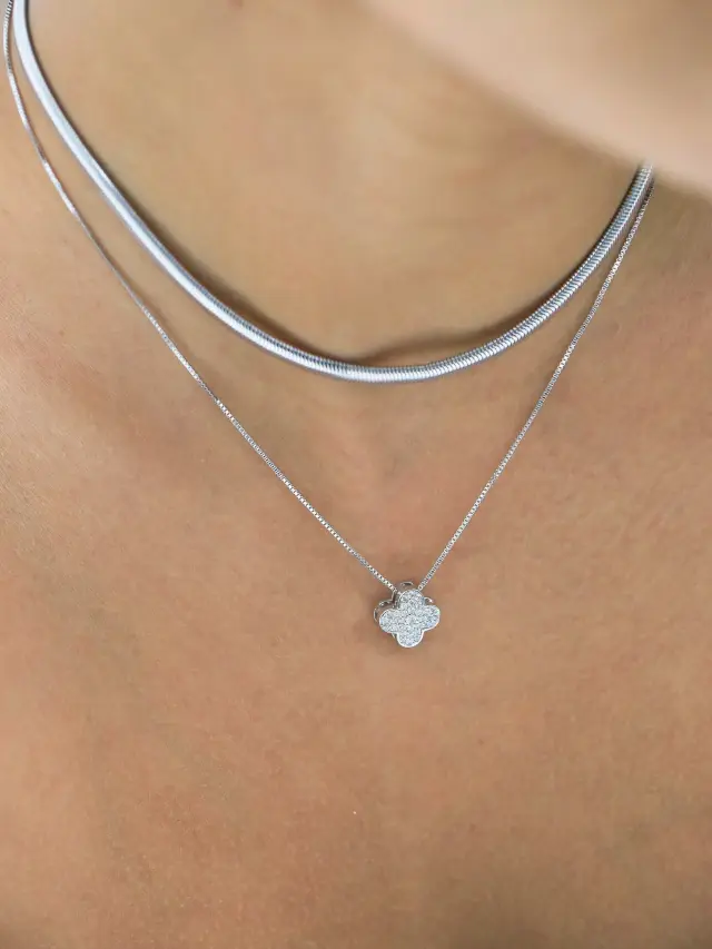 Colar Mini Trevo Cravejado