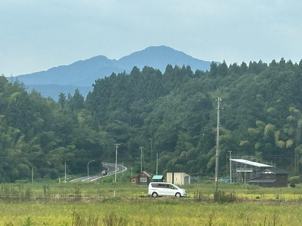 工房から望む「米山」