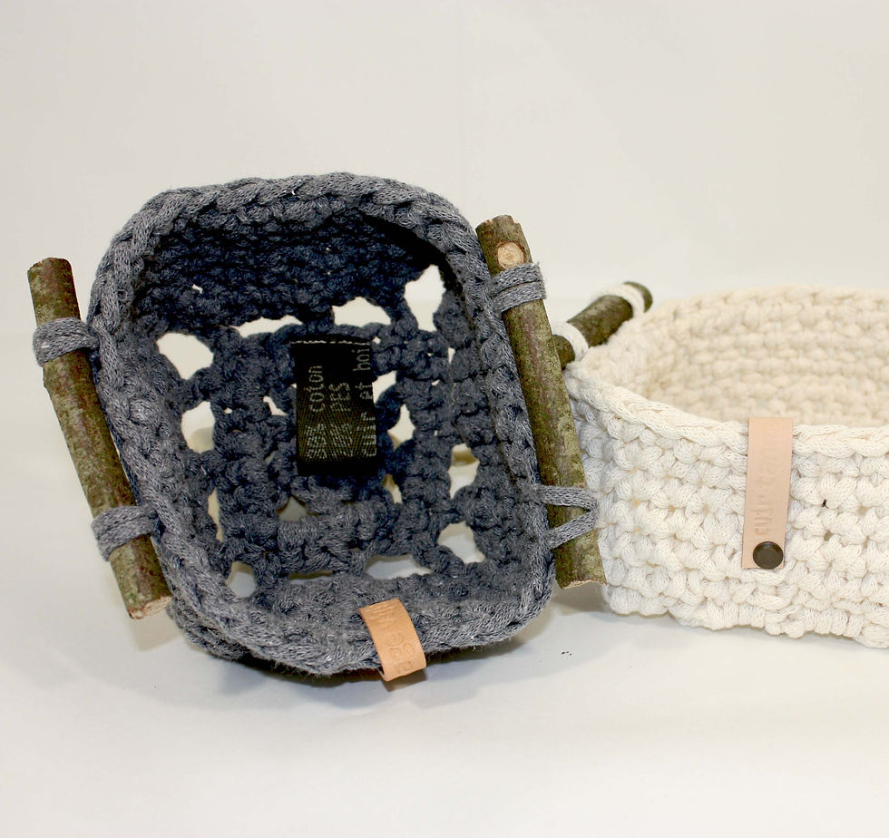 Miniature : Petit panier en coton recyclé, cuir et anse en bois
