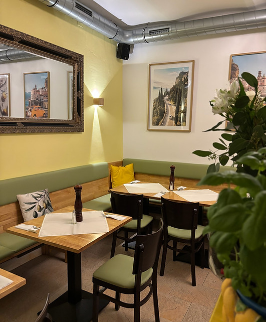 Restaurant Ecke Rechts.jpeg