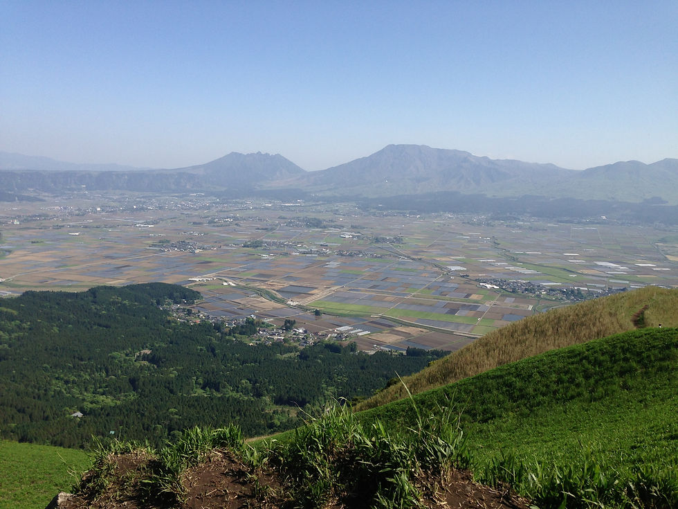 阿蘇五岳を望む