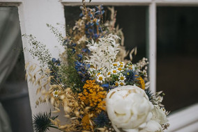 Trendy bridal bouquet