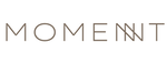 Zdjęcie przedstawiające logo firmy MOMENNT w ciemnym, brązowym kolorze