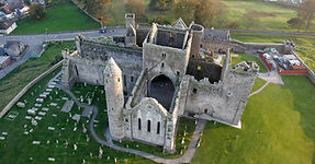 Irish historic and cultural activities organised for your retreat week. Castles, abbeys, traditional Irish pub sessions, loval villages, towns and people.