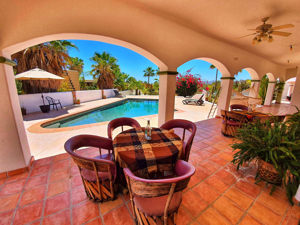 esmeralda-pool-house-rental-16.jpeg