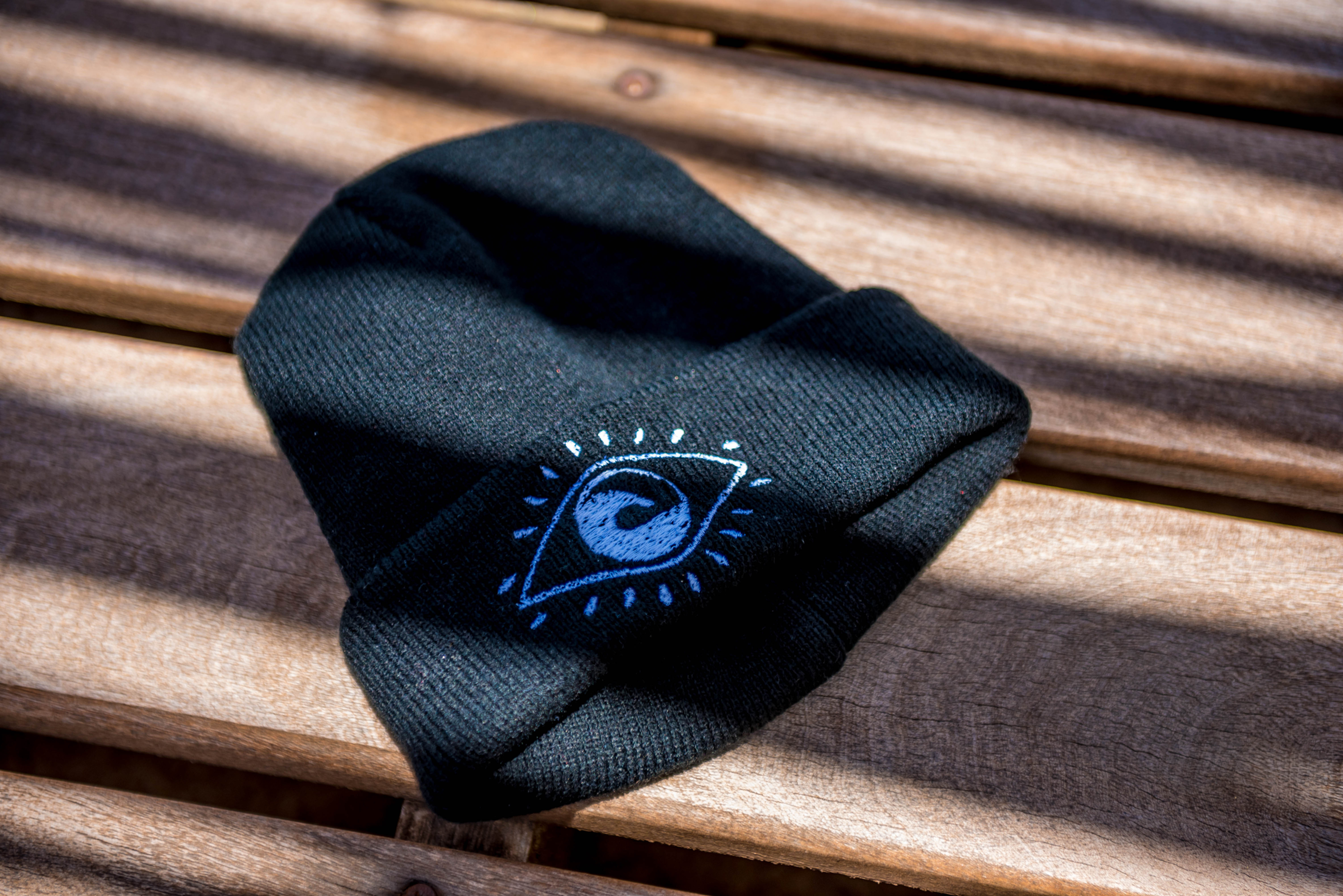 EYE LOGO BEANIE
