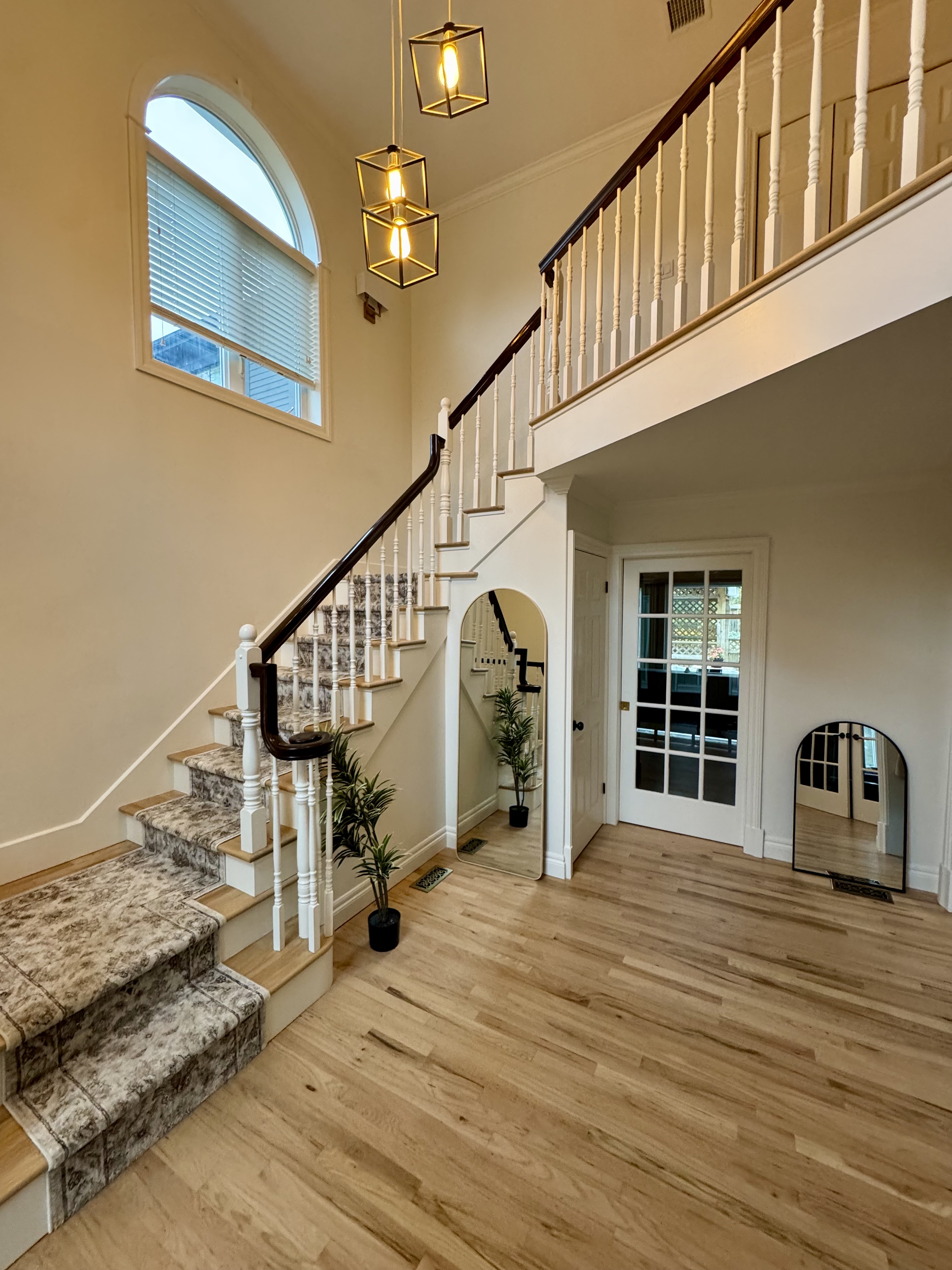 Staircase and fine detail painting