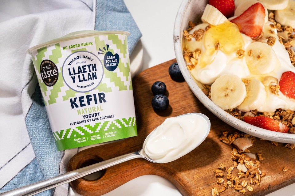 Llaeth y Llan kefir natural yogurt.