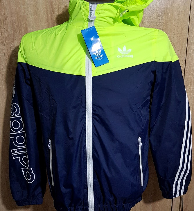 Chaquetas rompevientos ADIDAS con audifonos, NUEVAS!