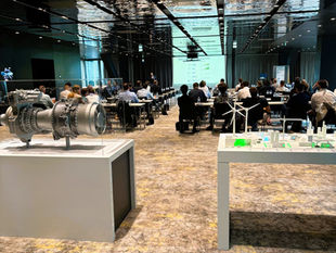 Präsentation und Technologieausstellung bei den Vienna Aviation Days mit Fokus auf grüne Luftfahrt, Innovation und Networking.