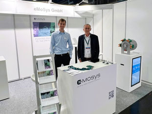 eMoSys Messestand auf der AIRTEC 2026 mit Lösungen für elektrische Antriebssysteme in der Luftfahrt und UAV-Technologie
