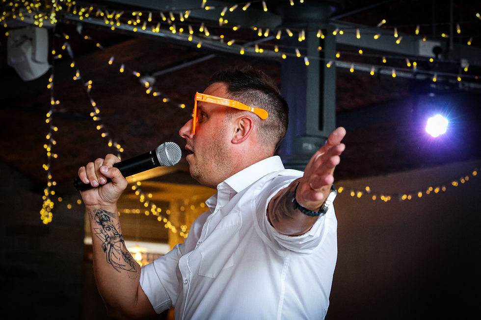 Singing Waiter