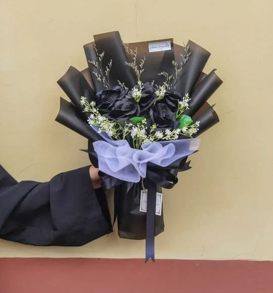 Thumbnail: Bouquet Varian flower and snack