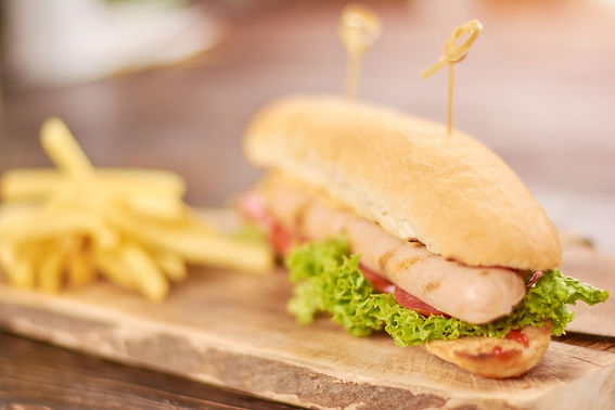 appetizing-hot-dog-with-chicken-sausage-2021-09-02-06-33-49-utc.jpg