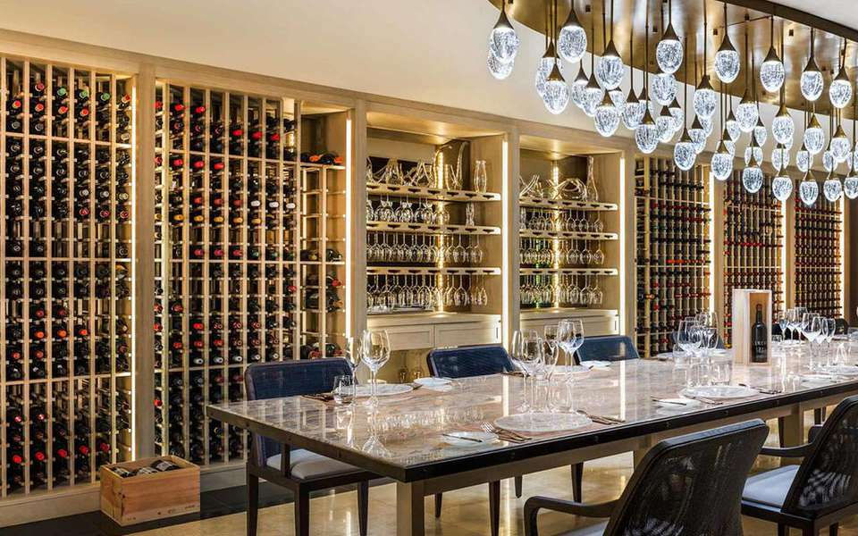 the-st-regis-maldives-vommuli-resort-vom