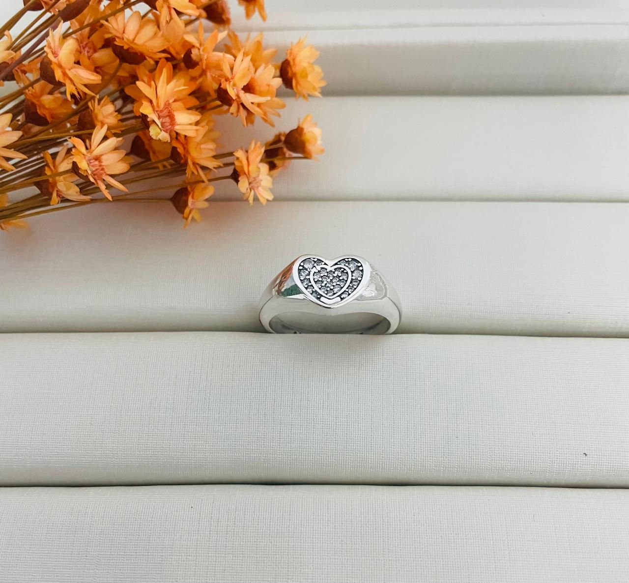 Anel Maximalista Coração Cravejado