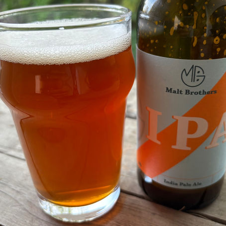 L'IPA de la brasserie artisanale Les Malt Brothers à Vaison-la-Romaine, une presque ambrée bien houblonnée avec des notes de fruits tropicaux et résineux.