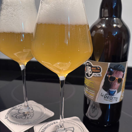 La Grisette, bière blonde fermière généreuse en tout, brassée par la brasserie Walpine à Saint-Jean-Saint-Nicolas dans le Champsaur.