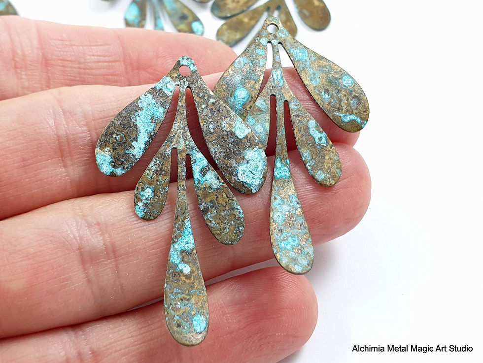 Thumbnail: 6ps Leaf earring charms Vintage turquoise color patina Texture brass leaves 885