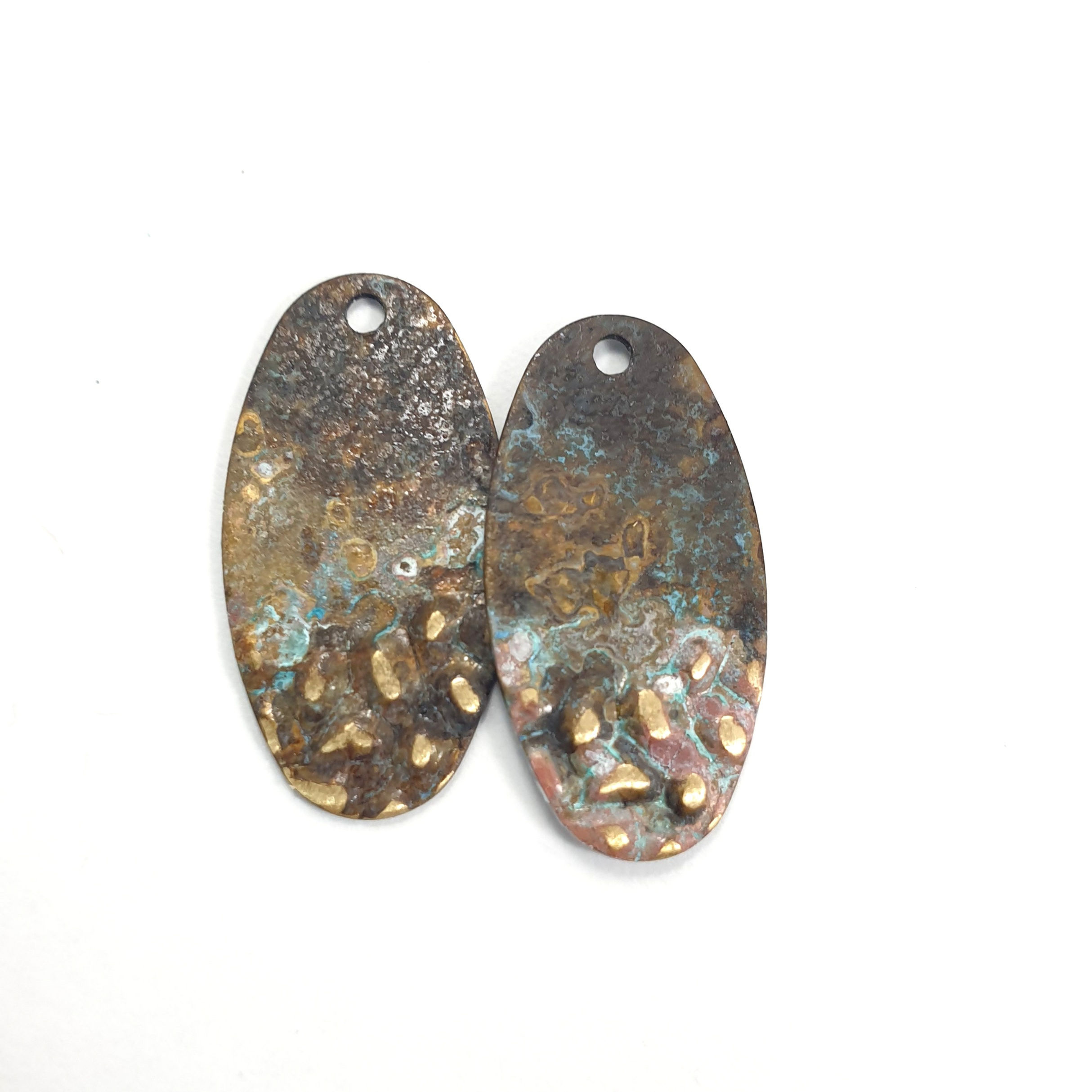 10ps Oval small charms Textured brass wavy beads Rustic vintage patina 663D
