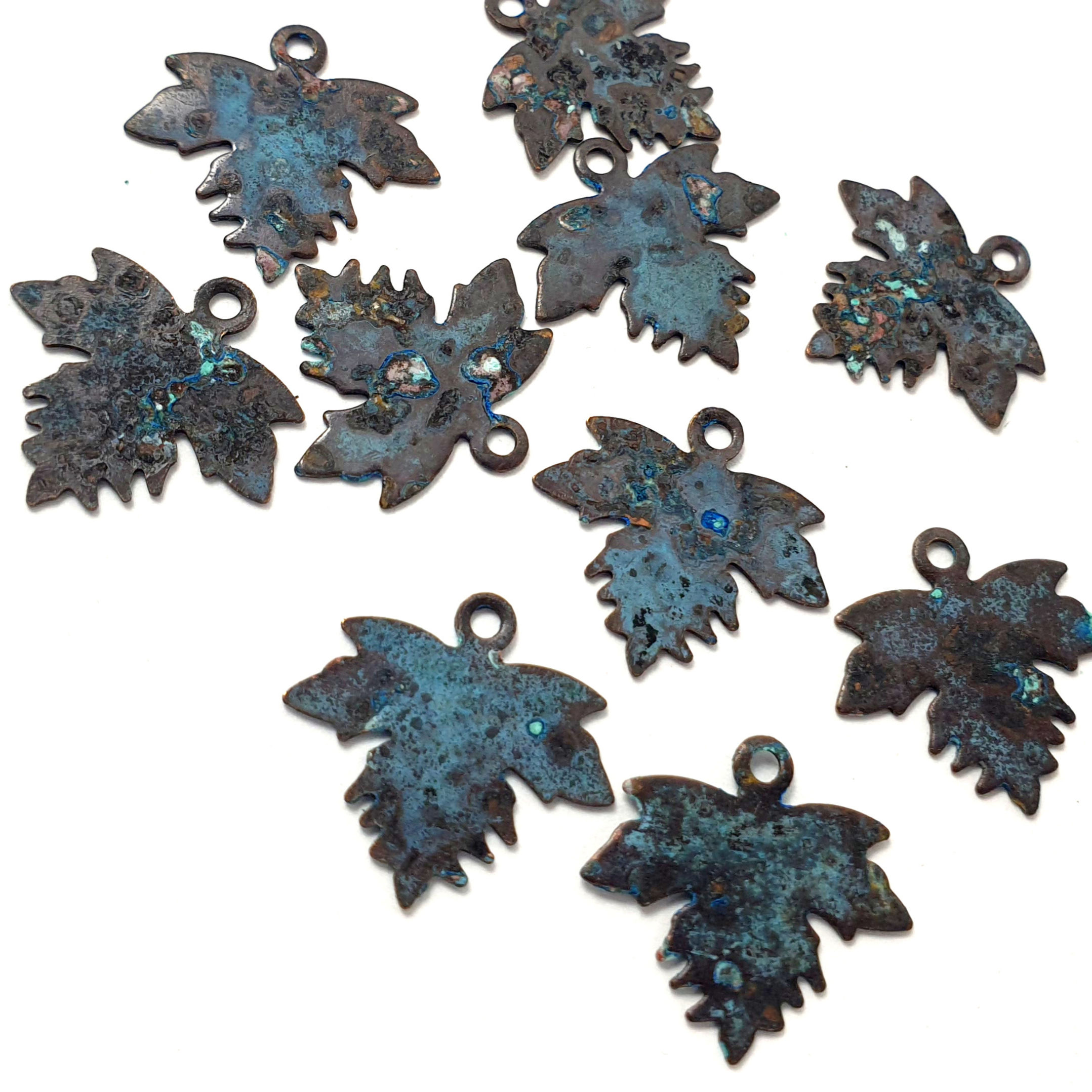 20ps Maple leaves small charms Brass green rustic patina 299B