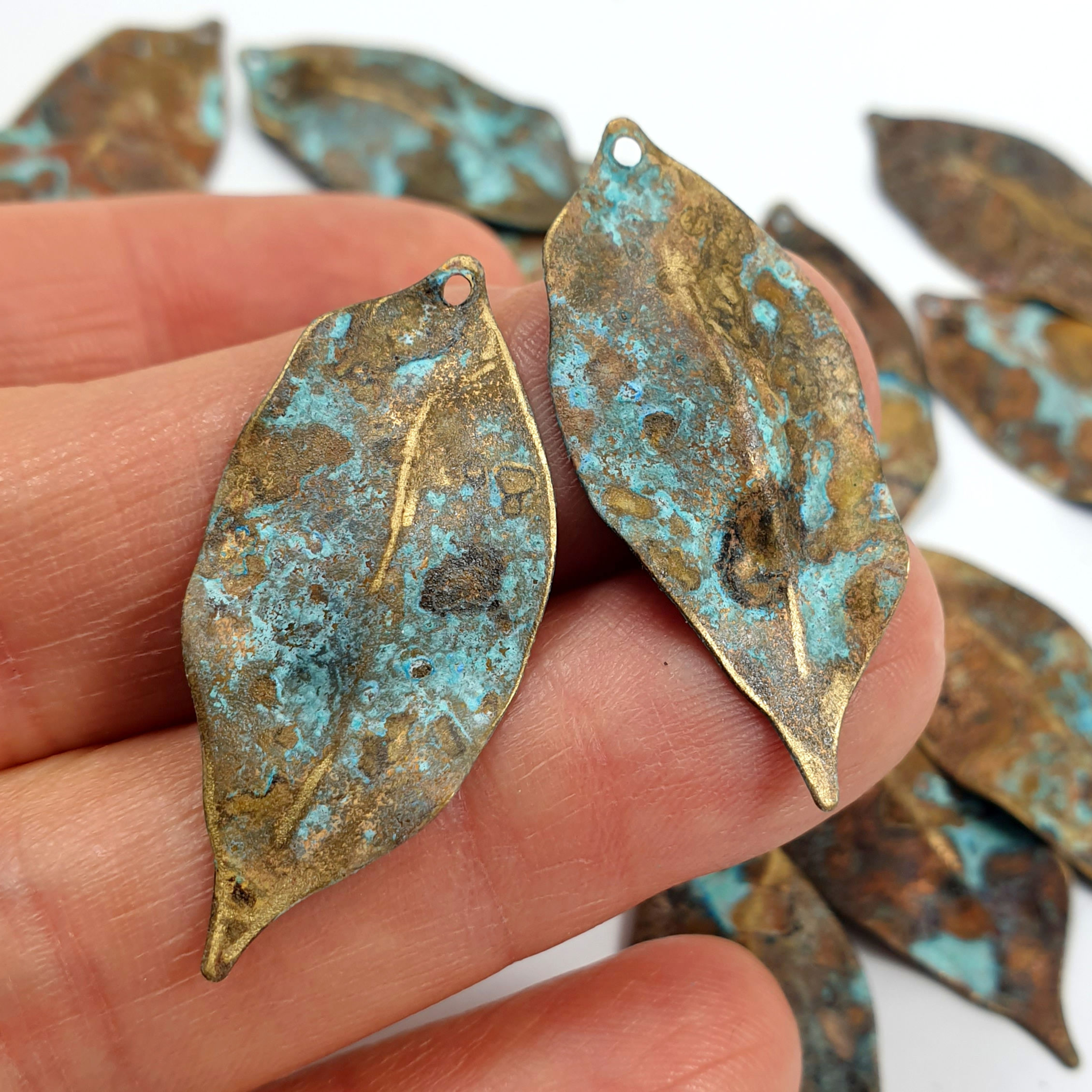 20ps Leaf pendant metal charm 1 hole Brass shaped leaf blank 283A