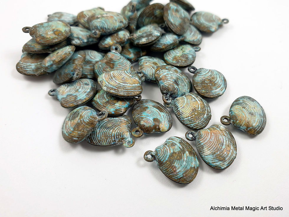 Thumbnail: 20ps Metal small shell charms Brass shell bracelet beads Rustic patina 801