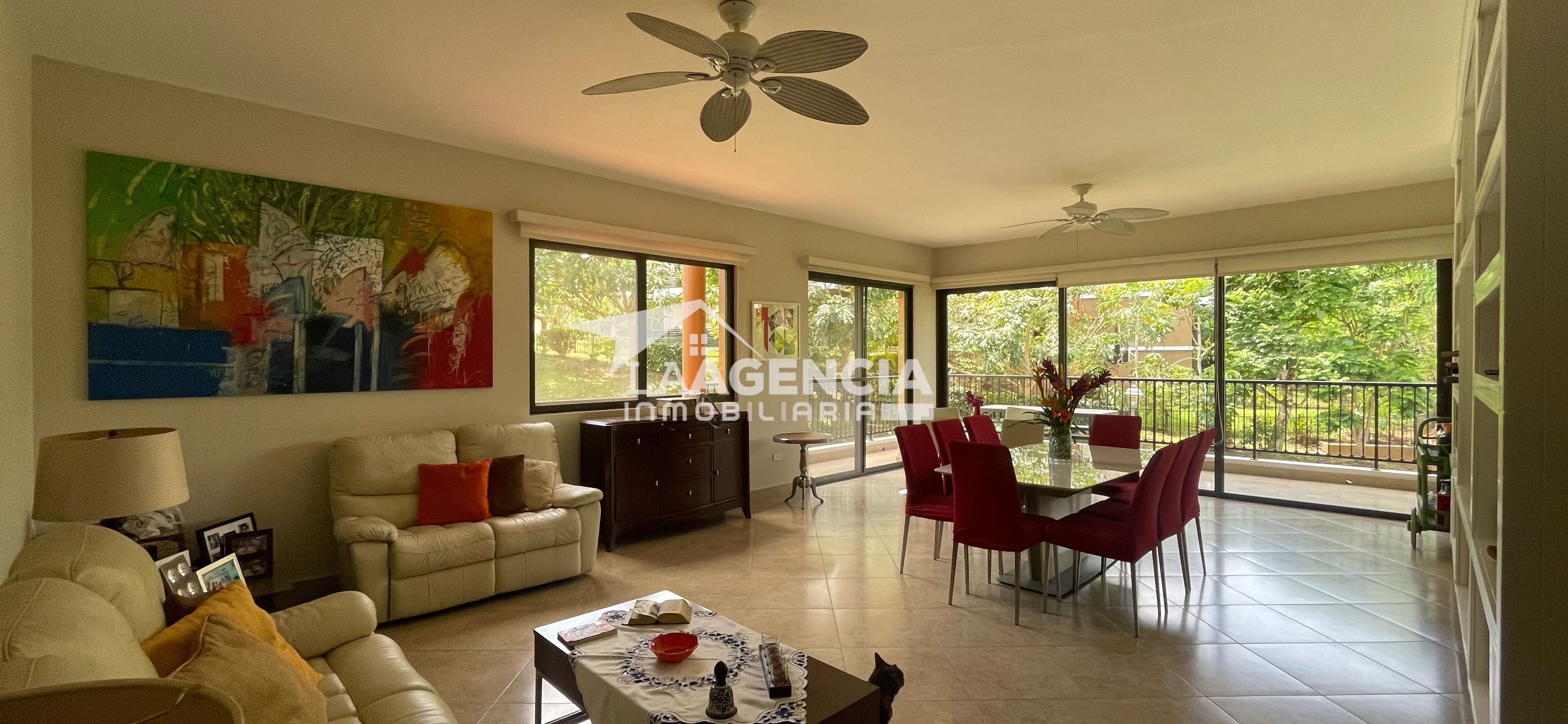 Clayton, Embassy Club de Esquina