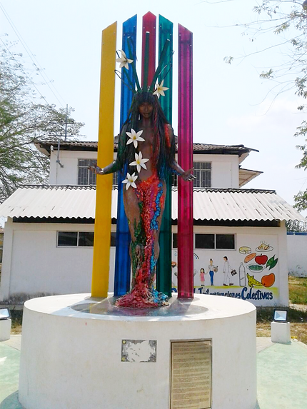 Monumento a La Diosa Macarena