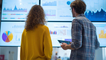 UAE and GCC development market analysis showing investment trends, data and business strategy discussion