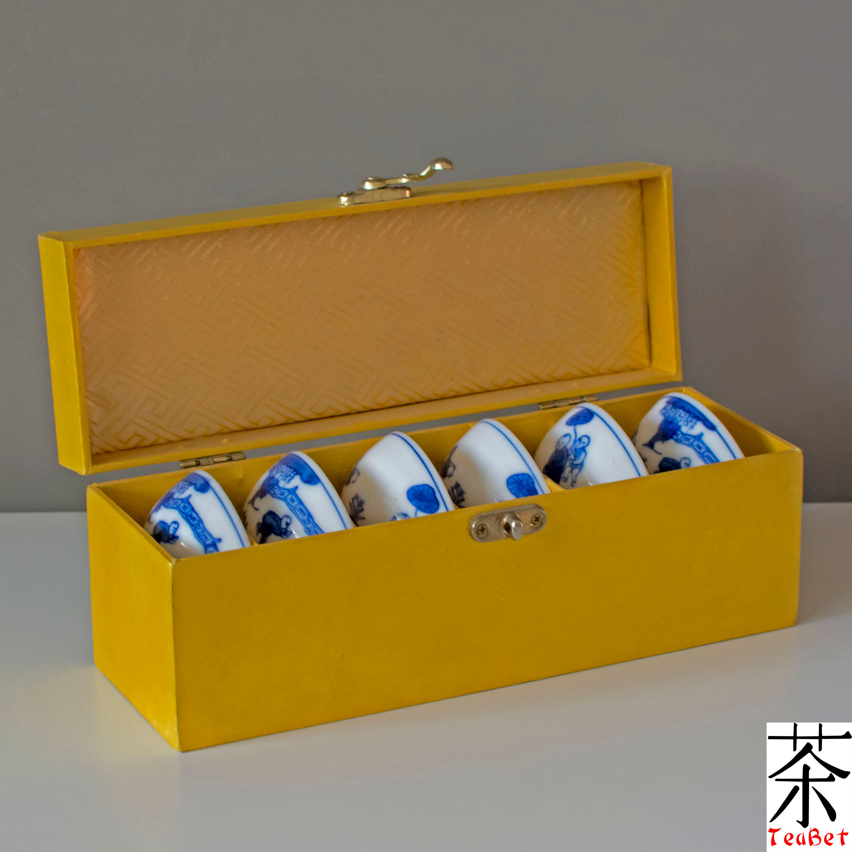 ST10032 - Servizio di 6 tazze in ceramica