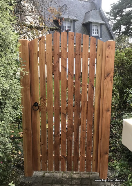 "Orchard" Shaped Palisade Gate
