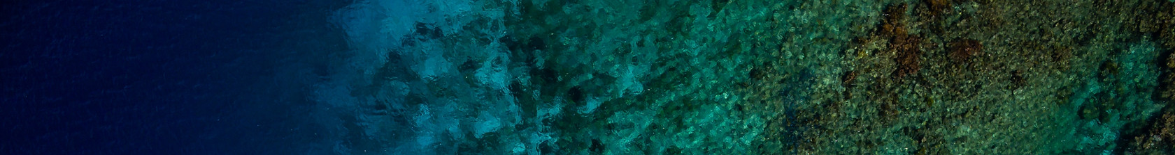 aerial-shot-boat-beautiful-blue-ocean-bo