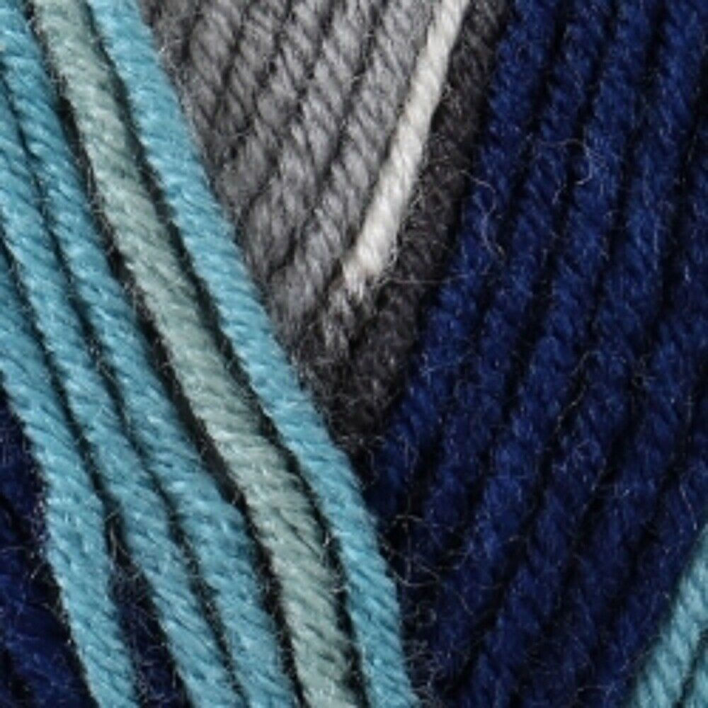ball of knitting yarn