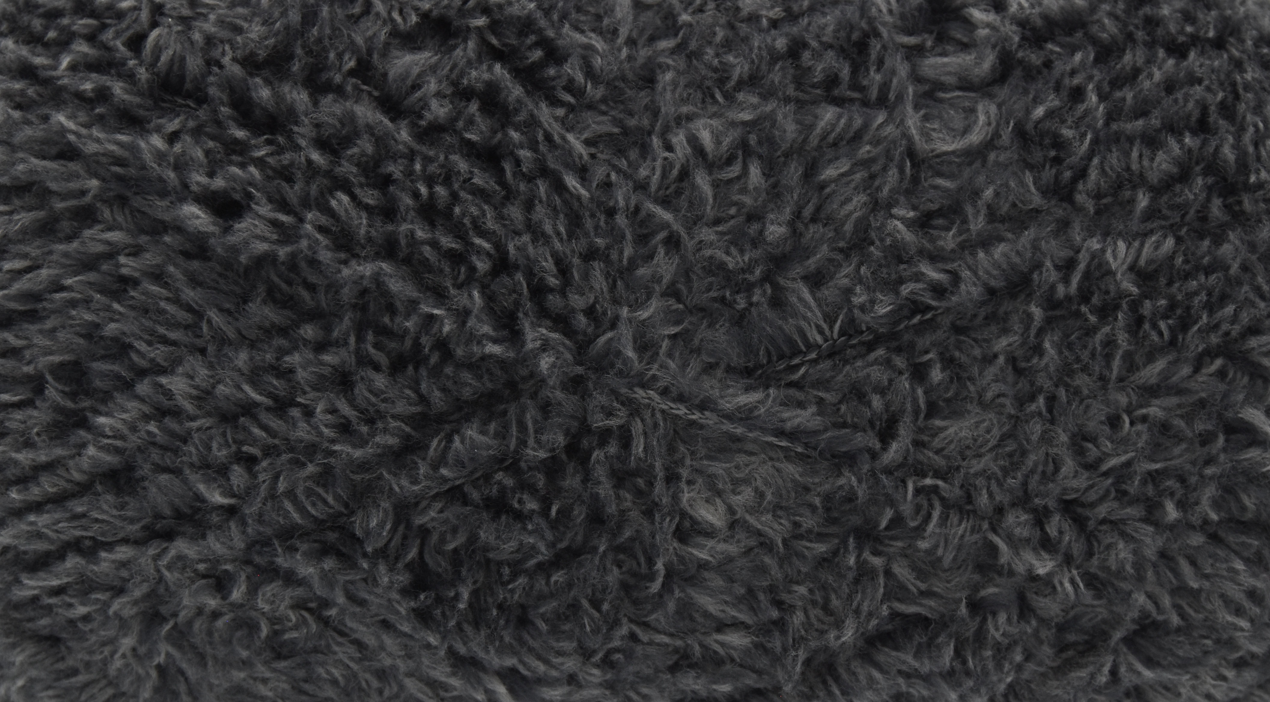 ball of knitting yarn