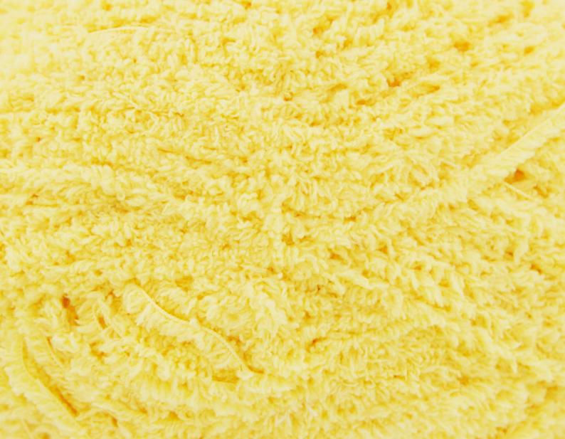 ball of knitting yarn