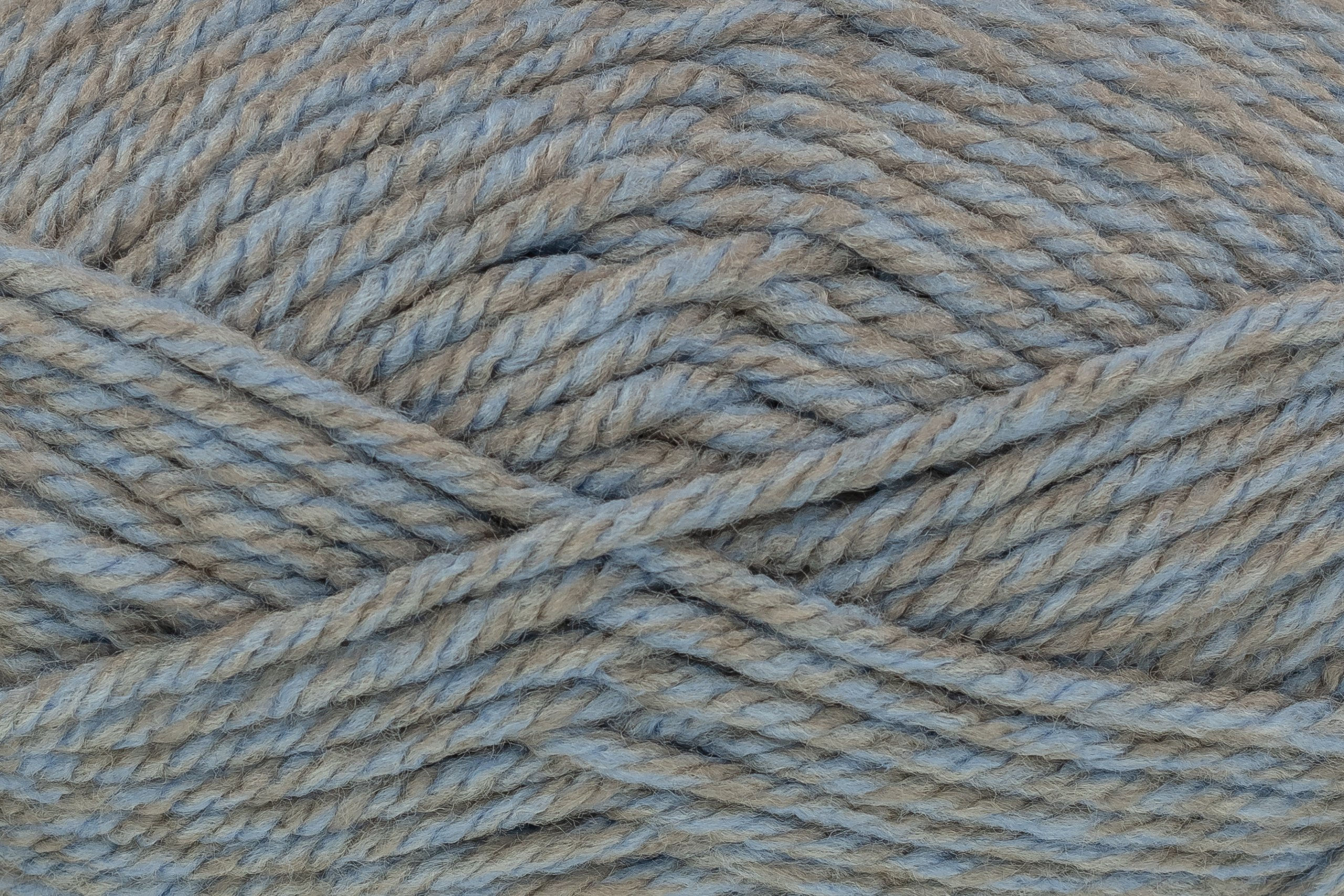 ball of knitting yarn