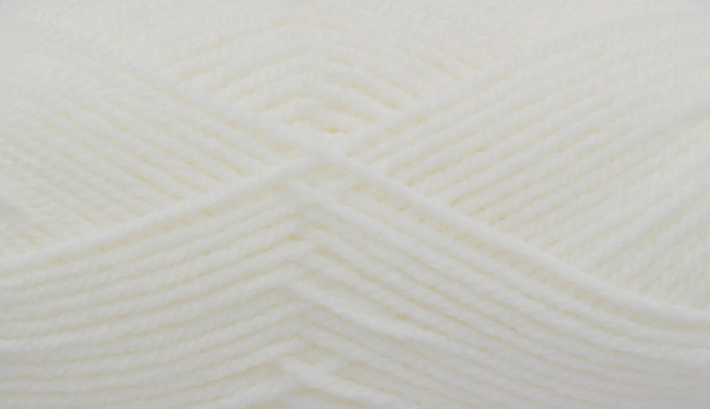ball of knitting yarn