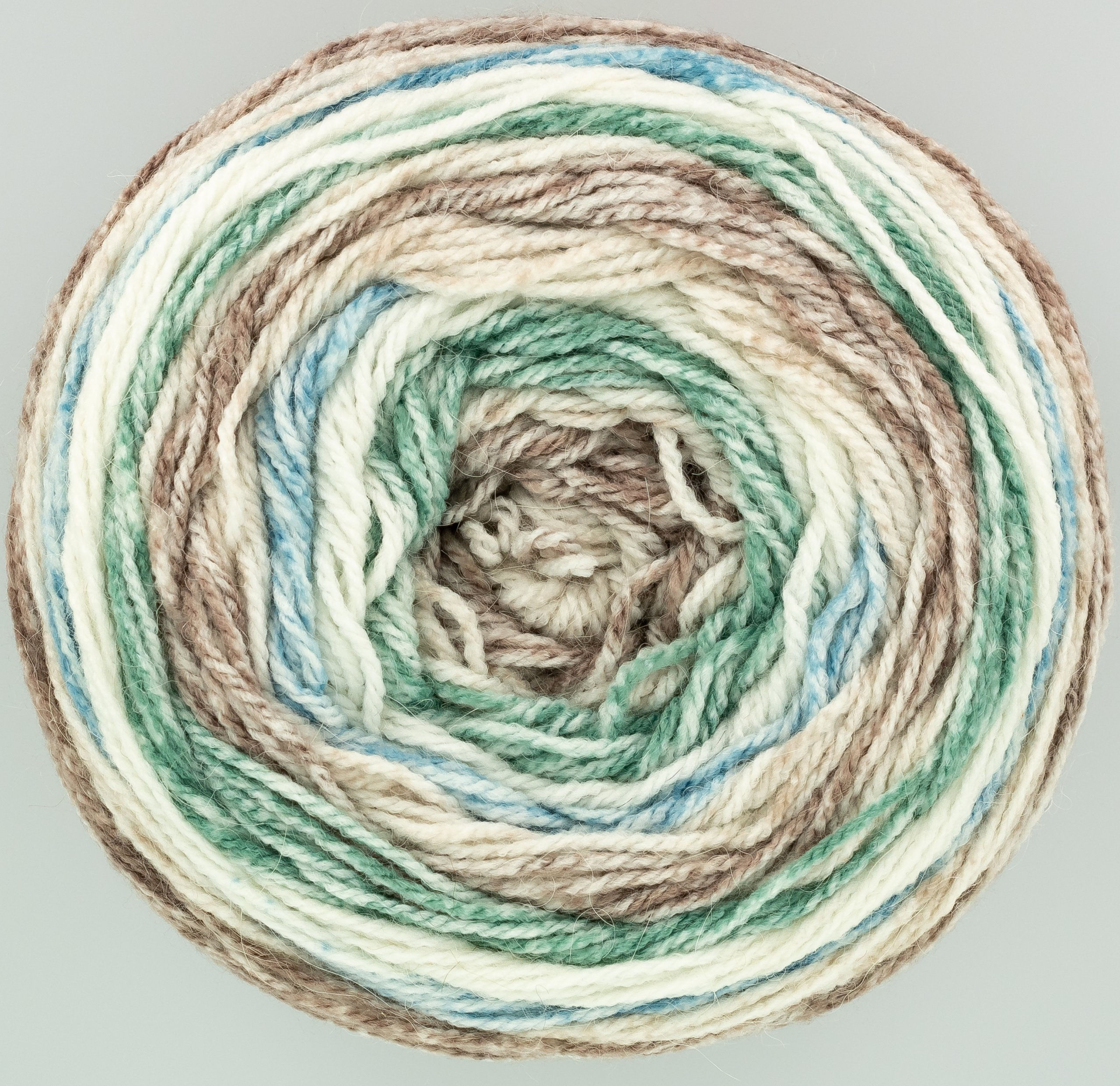 ball of knitting yarn