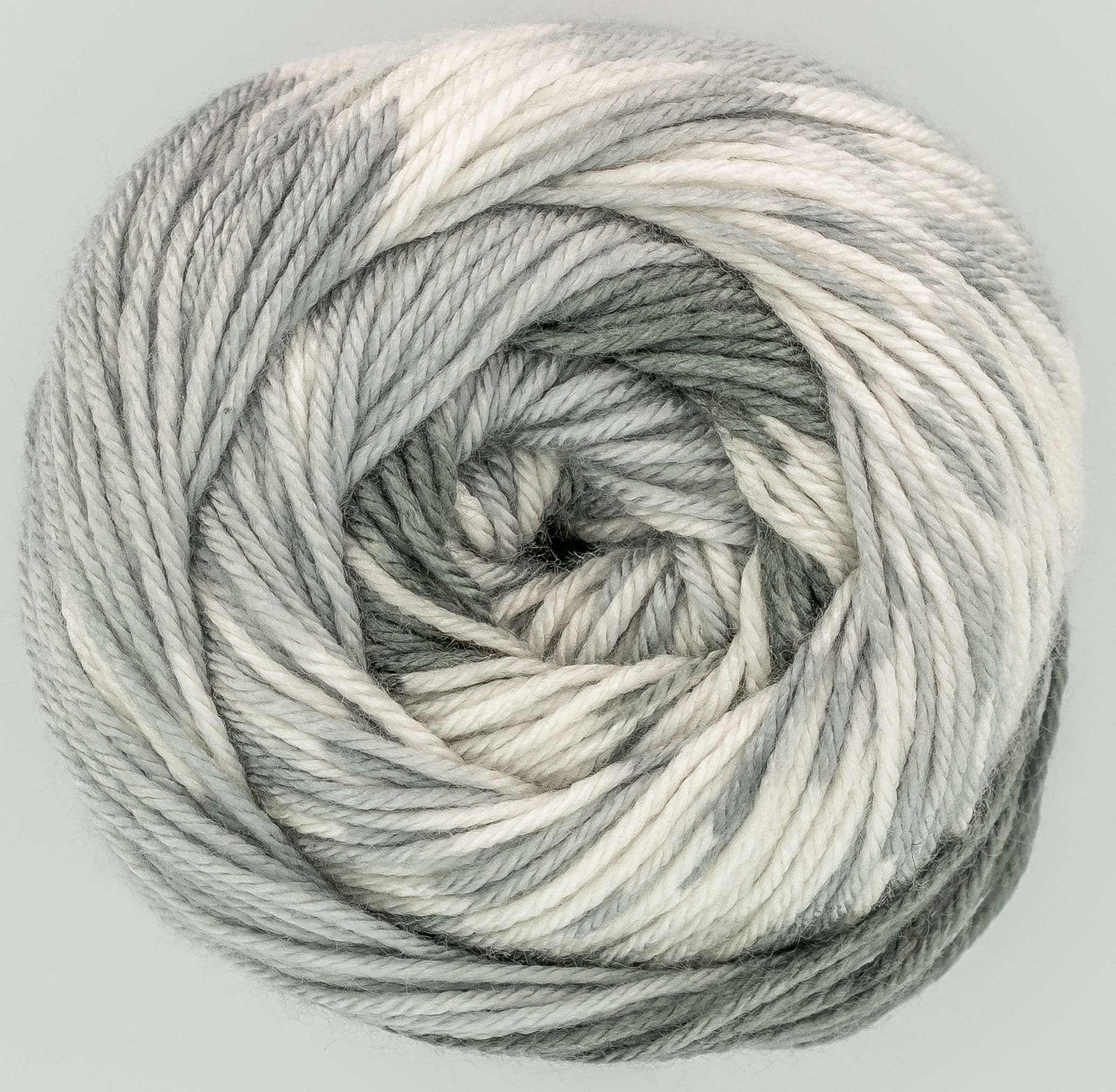 ball of knitting yarn