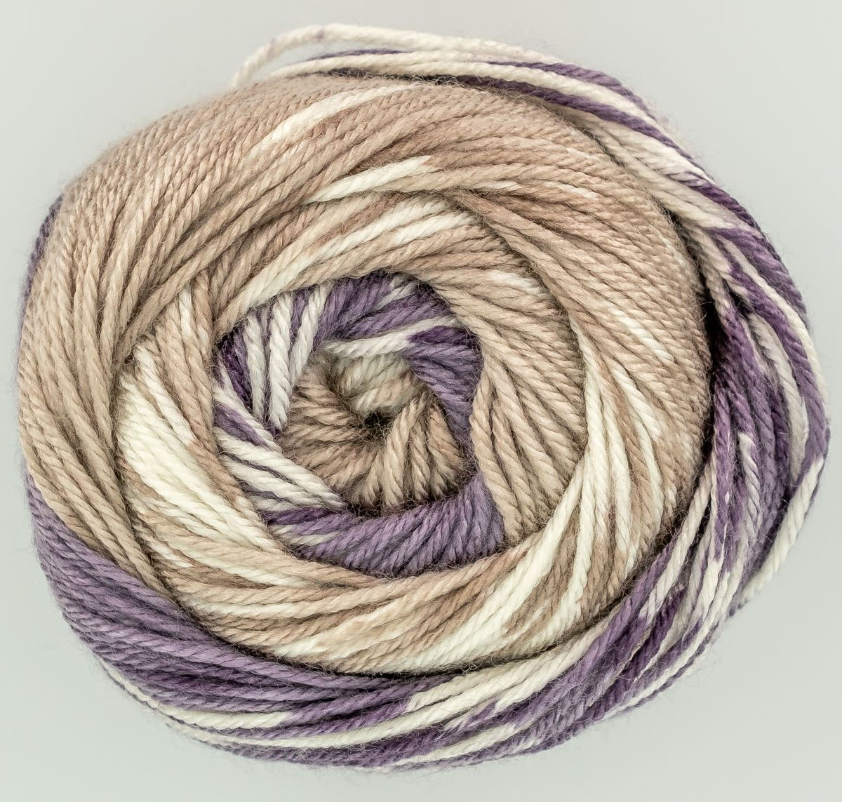 ball of knitting yarn