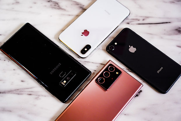 Celulares juntos.jpg