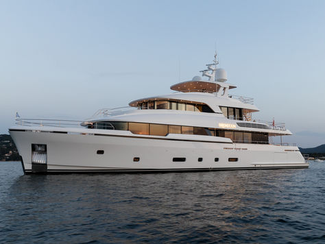 Moonen Yachts - In Trusted Hands
