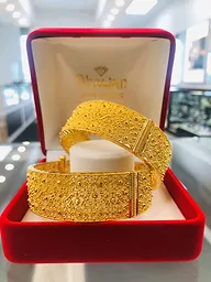 Bangles Dhawan Jewellers Abharan jewellers are the best gold jewellery shop in udupi, mangalore, kundapur with various branches across karnataka.