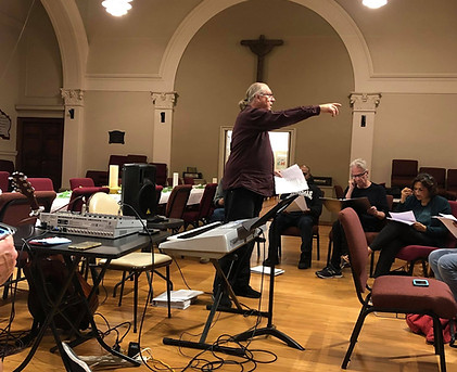 Bondi Sings in rehearsal.