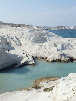milos, sarakiniko, kleftiko, tsigrado, grèce, athènes, île grecque